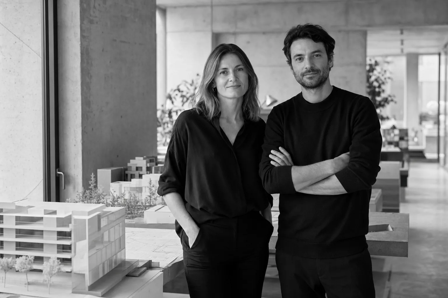 Les deux architectes fondateurs d'Arko dans leur atelier parisien